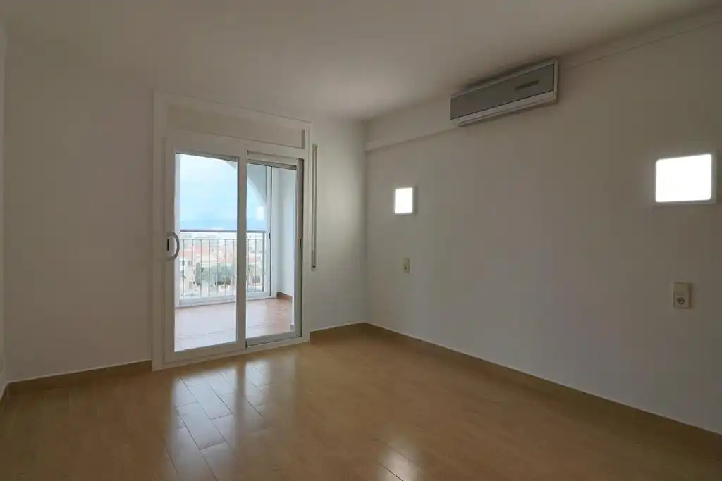 Bedroom of Attic for sale in Empuriabrava  with Air Conditioner