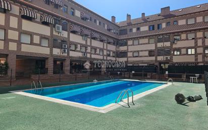 Swimming pool of Flat for sale in Alcalá de Henares  with Parquet flooring, Terrace and Furnished