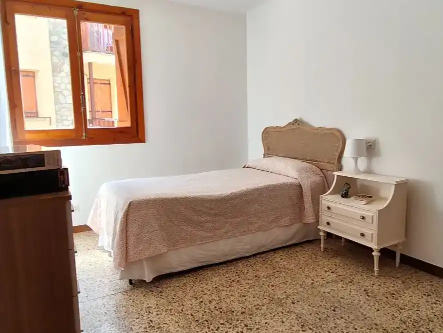 Bedroom of Flat for rent in Benasque, Huesca