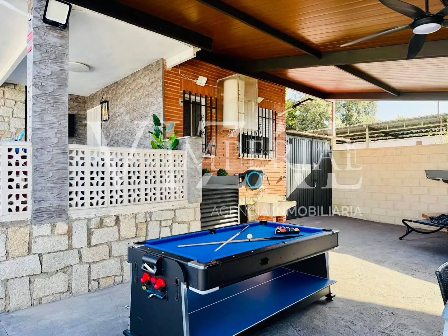 Vista exterior de Casa o xalet en venda en Hormigos amb Aire condicionat, Calefacció i Jardí privat
