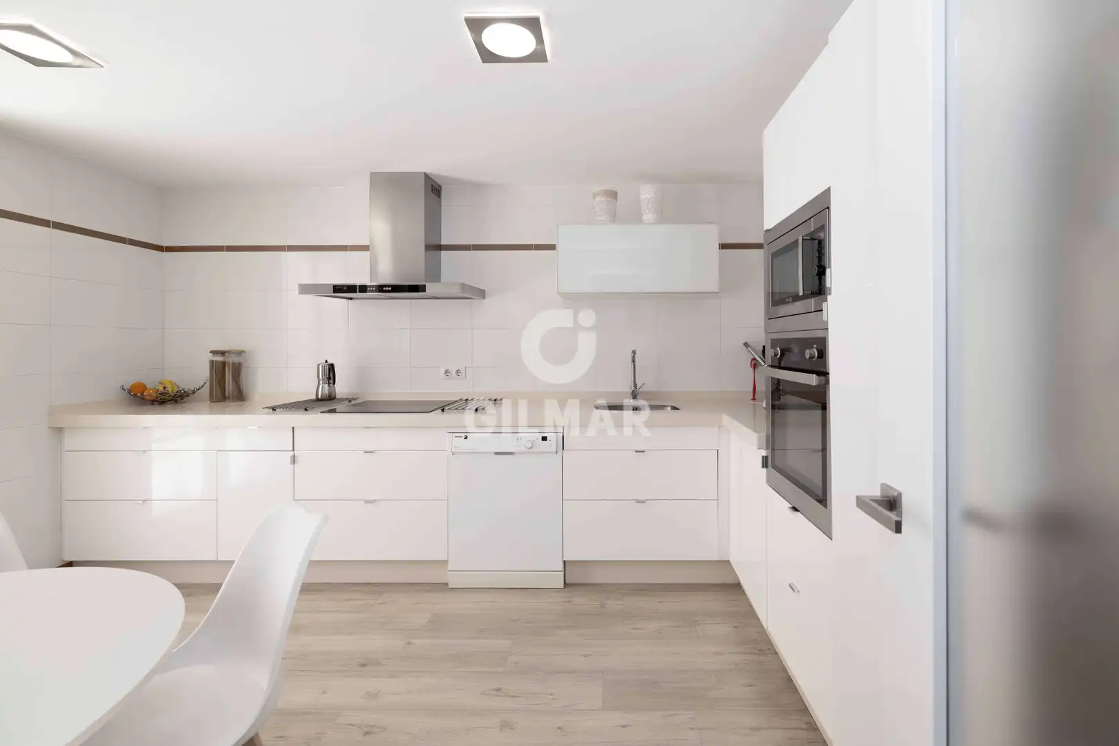 Cocina de Casa adosada en venta en Torremolinos con Calefacción, Jardín privado y Piscina