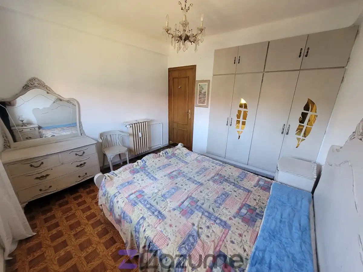 Schlafzimmer von Wohnung zur Miete in Cuéllar mit Heizung, Parkett und Möbliert