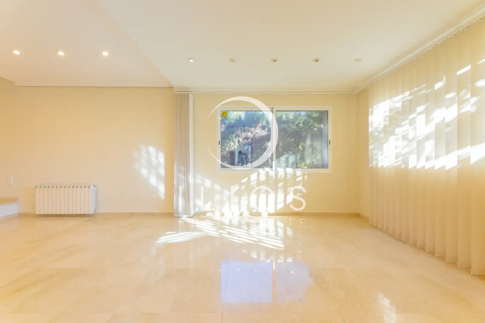 Sala d'estar de Casa o xalet de lloguer en Sagunto / Sagunt amb Aire condicionat, Calefacció i Jardí privat