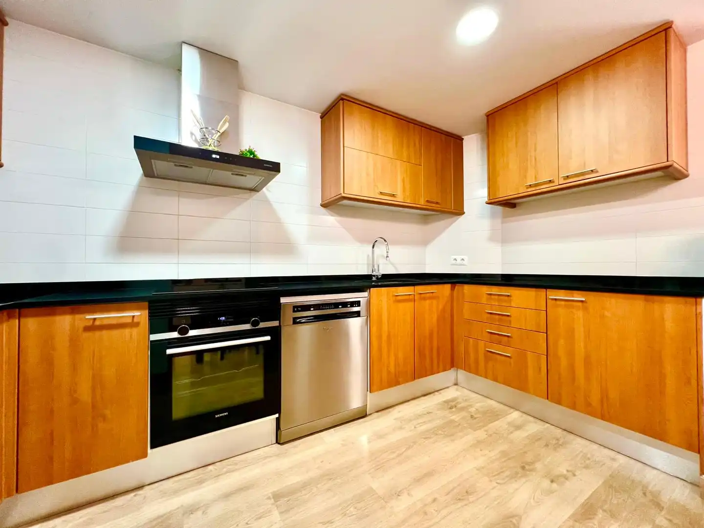 Kitchen of Flat for sale in Montcada i Reixac  with Air Conditioner, Heating and Parquet flooring