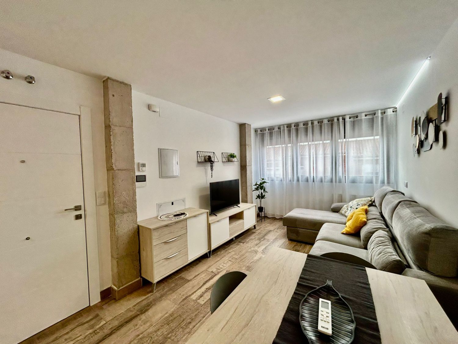 Sala d'estar de Pis en venda en  Albacete Capital amb Aire condicionat, Calefacció i Parquet