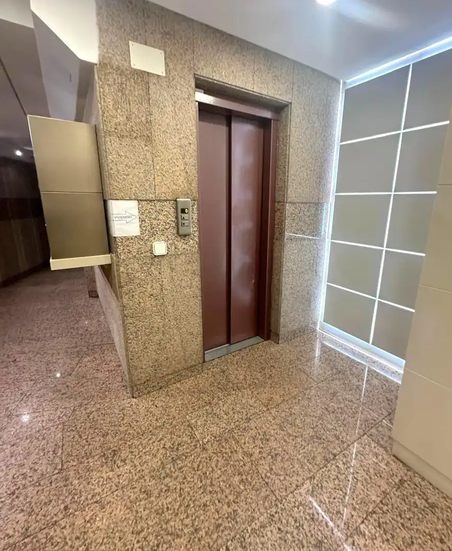 Pis en venda en León Capital  amb Calefacció, Parquet i Terrassa