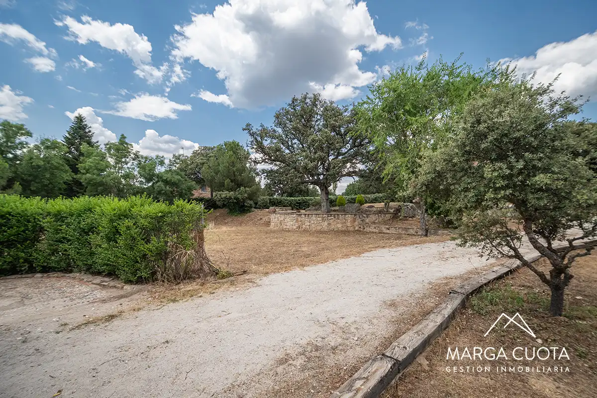 Houses for sale in Valdemorillo  with Heating, Private garden and Parquet flooring