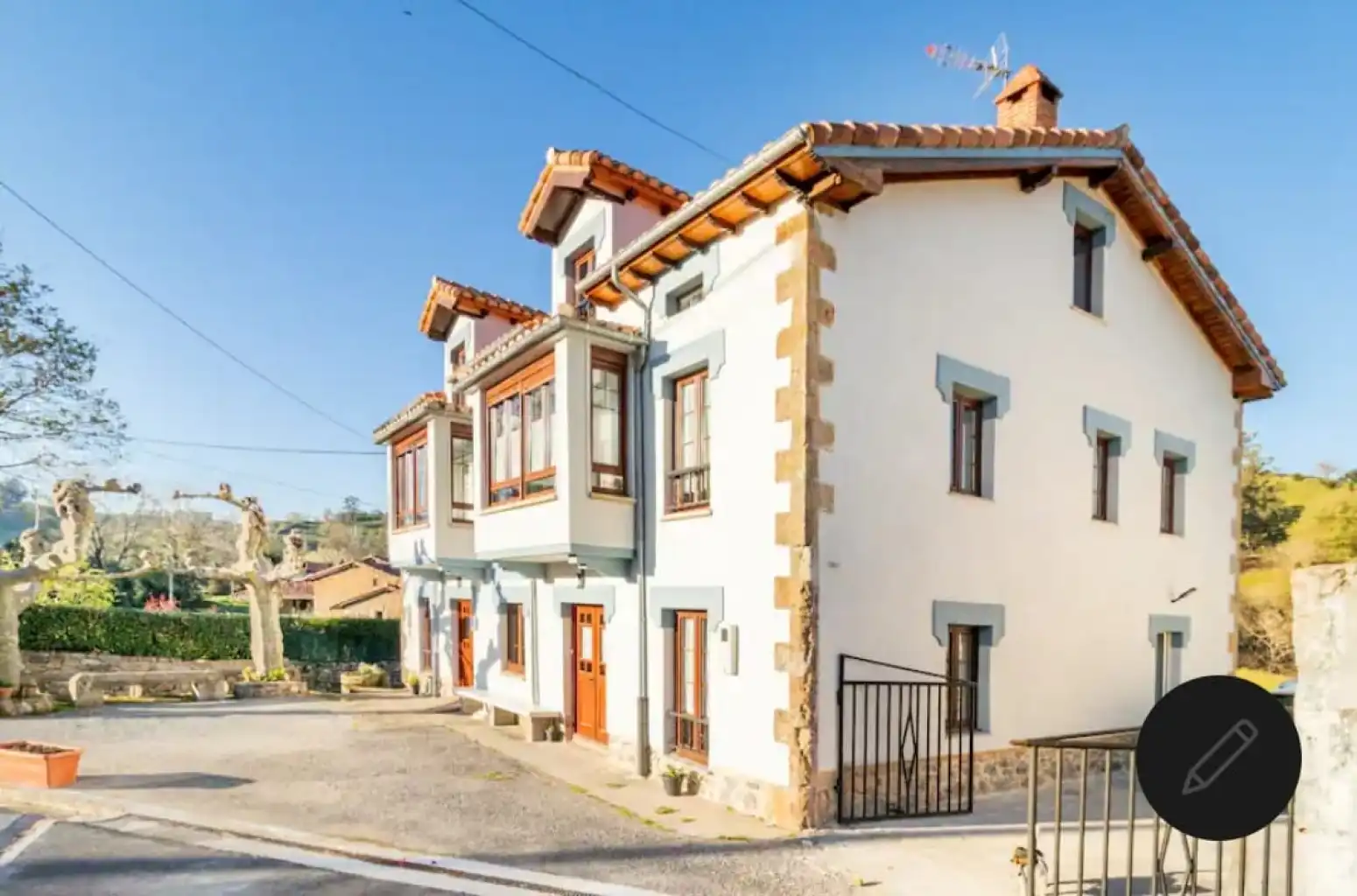 Exterior view of Single-family semi-detached for rent in Solórzano  with Private garden, Terrace and Balcony