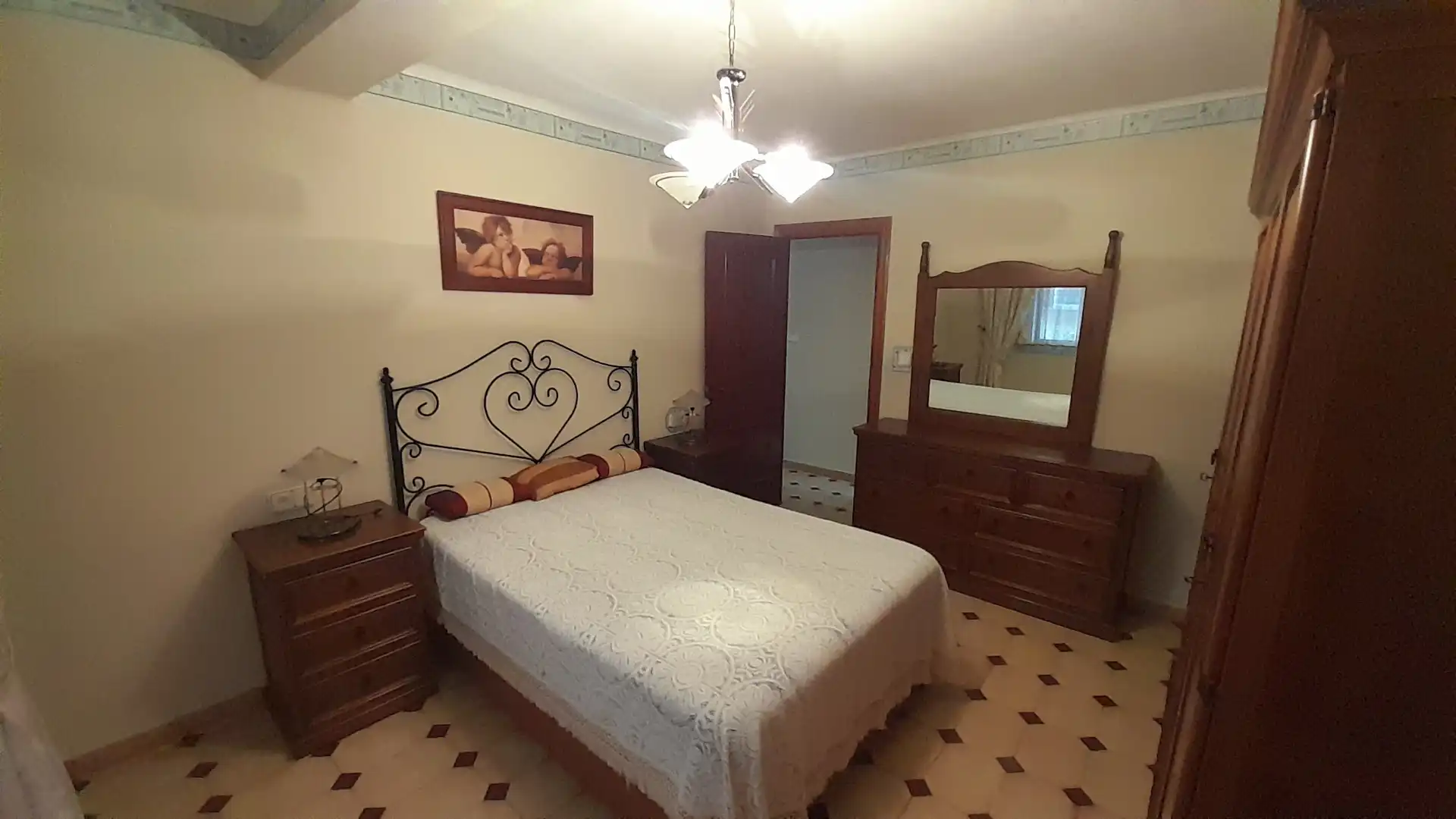 Habitación de Piso en venta en Vélez-Málaga con Calefacción, Terraza y Amueblado