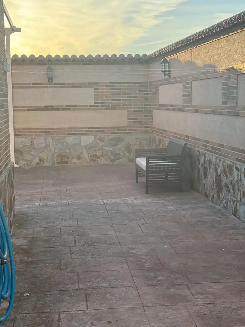Casa aparellada amb terrassa en venda a Mocejón, imagen 23