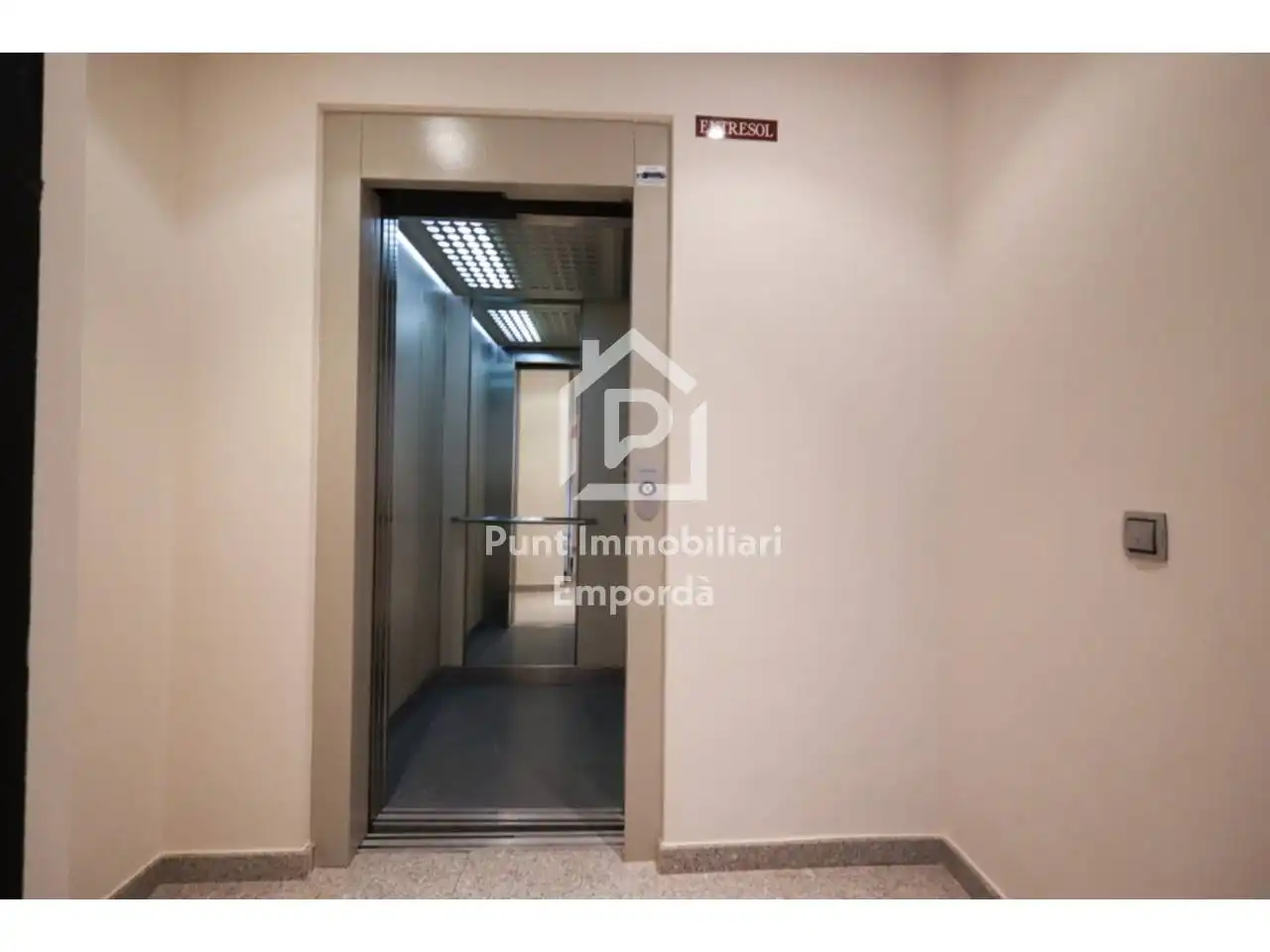 Flat for sale in Llançà  with Air Conditioner, Heating and Parquet flooring