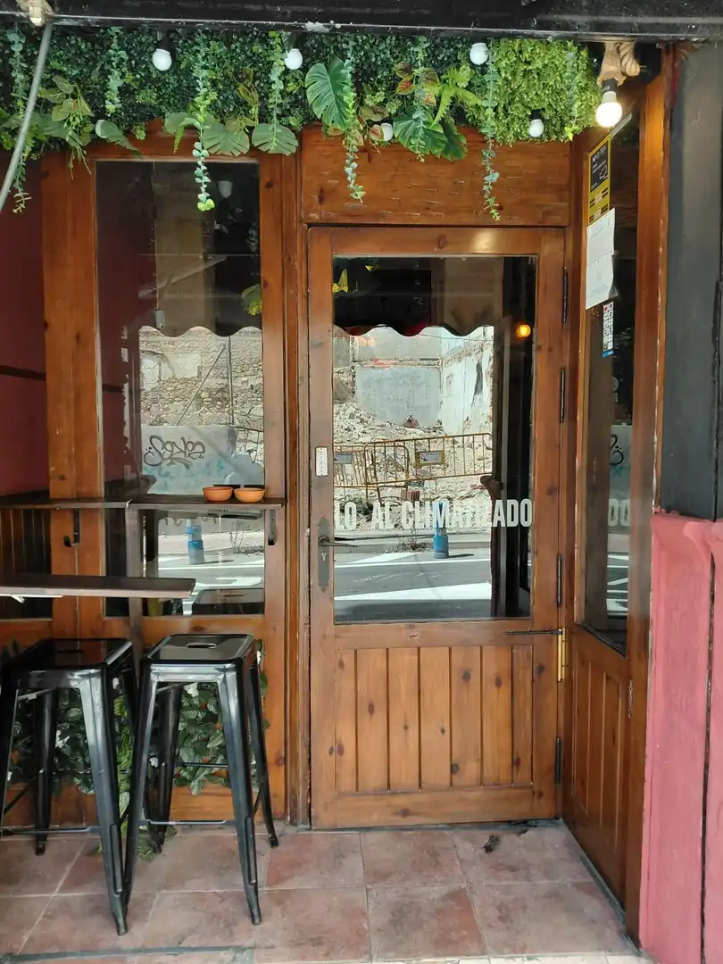 Local comercial en traspàs a Pla - Carolinas
