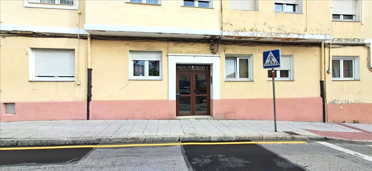 Vista exterior de Piso en venta en Santander