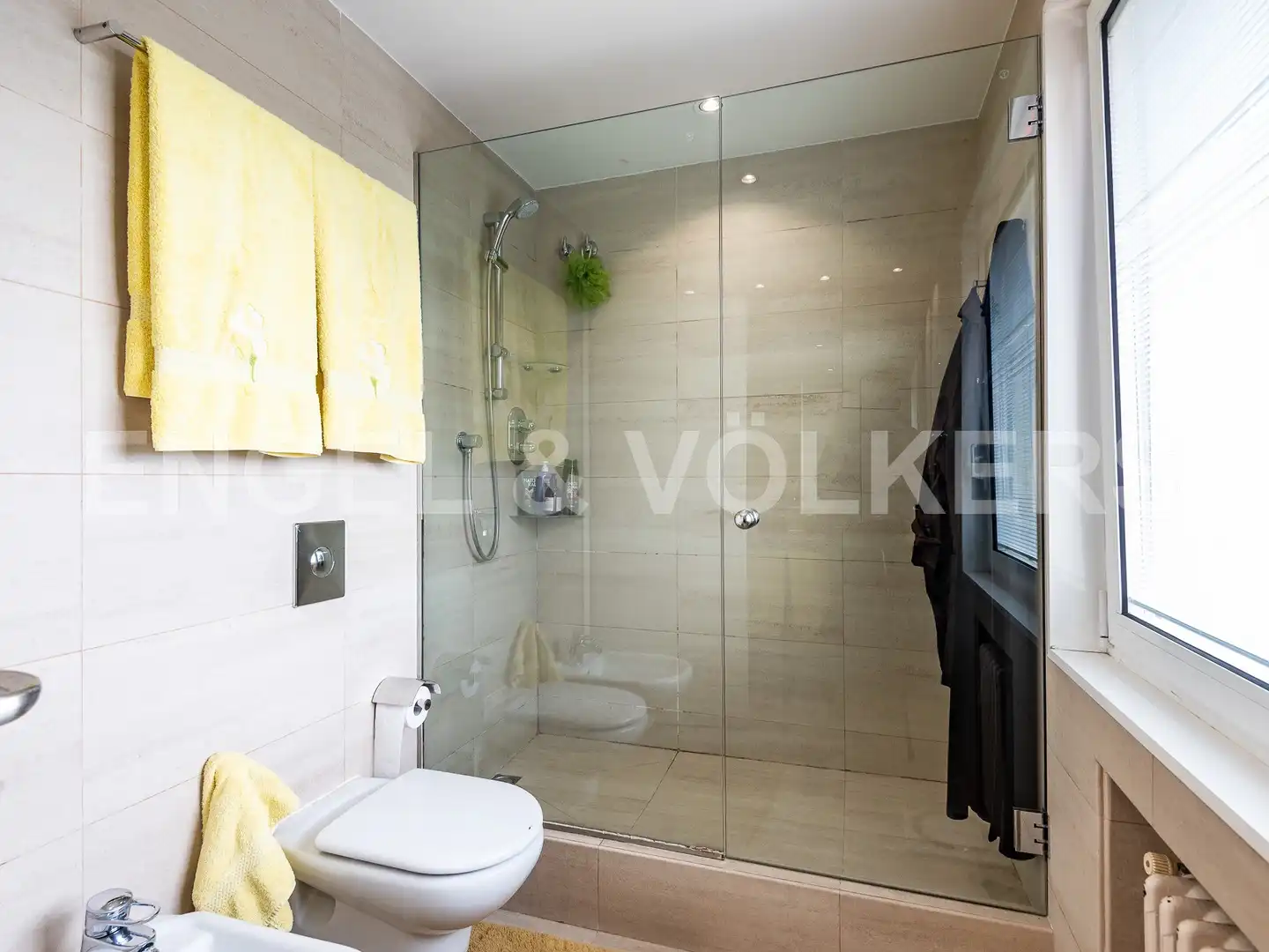 Bany de Casa o xalet de lloguer en Barcelona amb Aire condicionat, Calefacció i Jardí privat