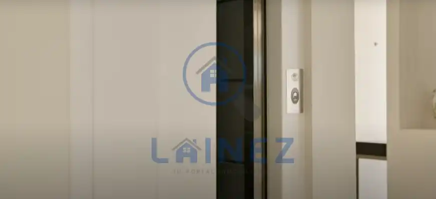 Vista exterior de Casa o xalet en venda en Marbella amb Aire condicionat, Jardí privat i Traster