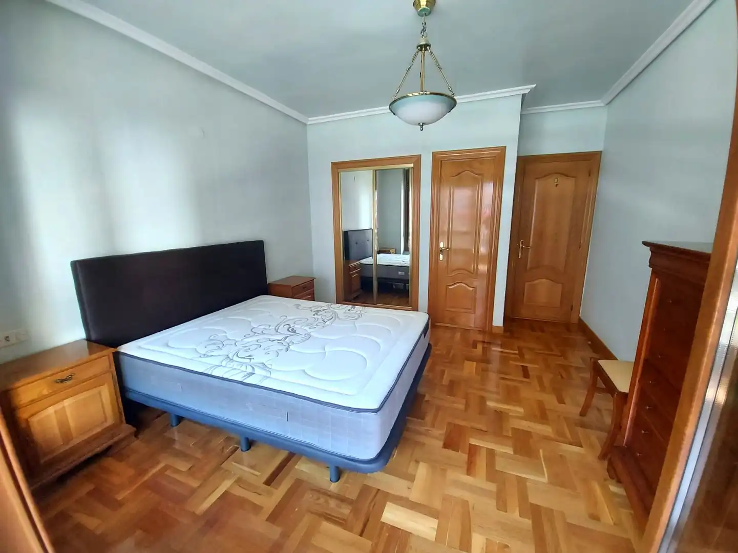Dormitori de Pis en venda en  Logroño amb Calefacció, Parquet i Terrassa