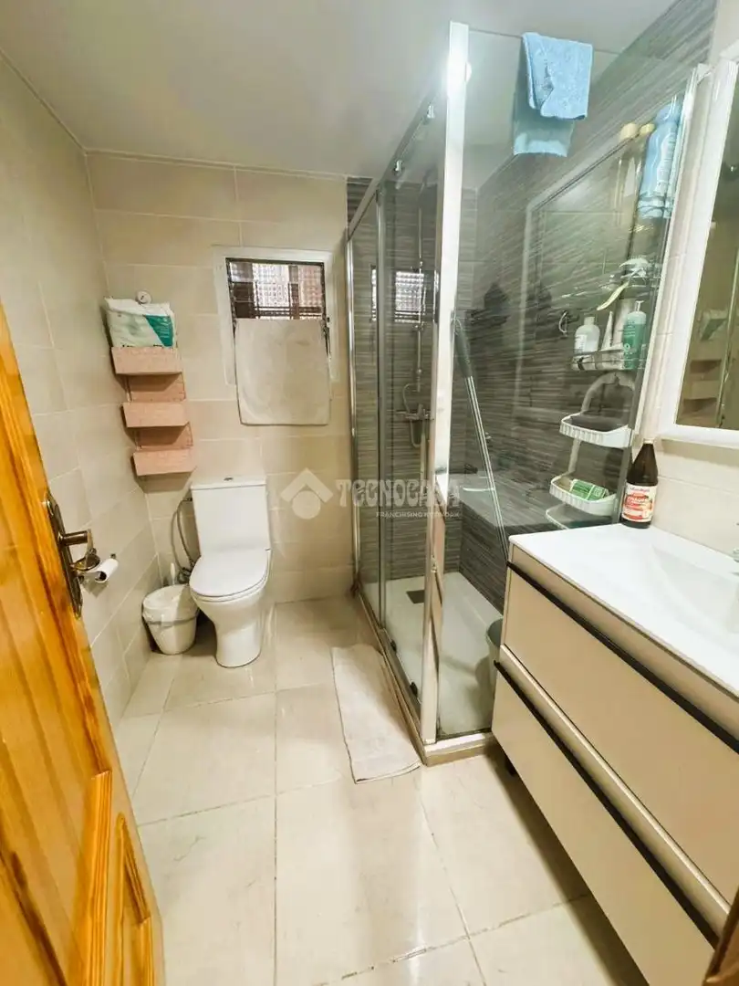 Baño de Piso en venta en Alaquàs con Aire acondicionado, Parquet y Balcón