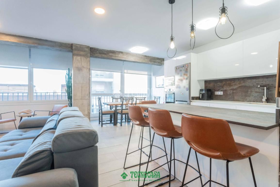 Vista exterior de Pis en venda en  Almería Capital amb Aire condicionat