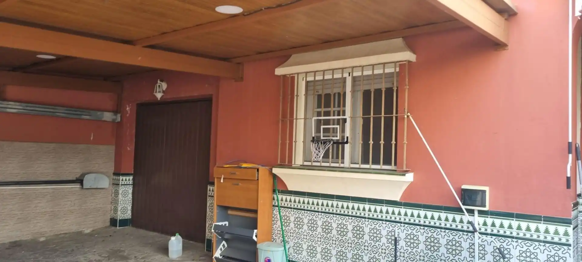 Exterior view of Houses for sale in Algeciras