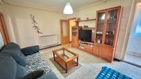 Living room of Flat for sale in Valladolid Capital  with Heating, Furnished and Oven