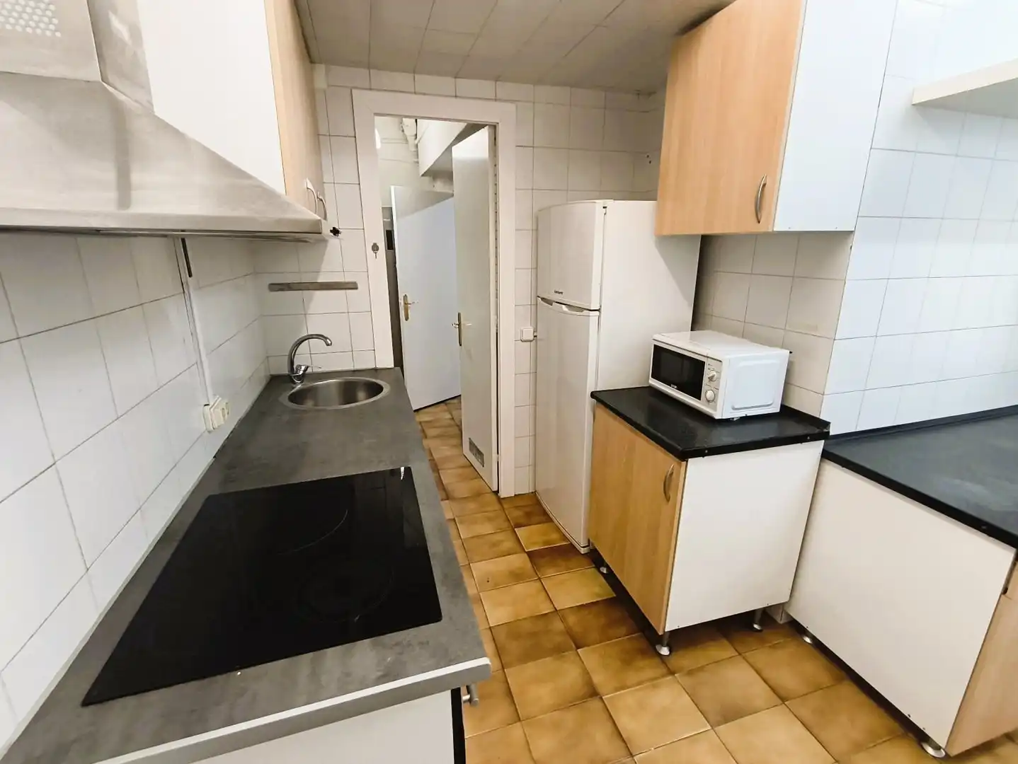 Cuina de Pis de lloguer en Barcelona amb Aire condicionat, Parquet i Balcó