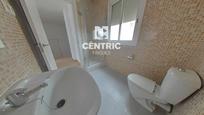 Bathroom of Flat for sale in Terrassa  with Terrace