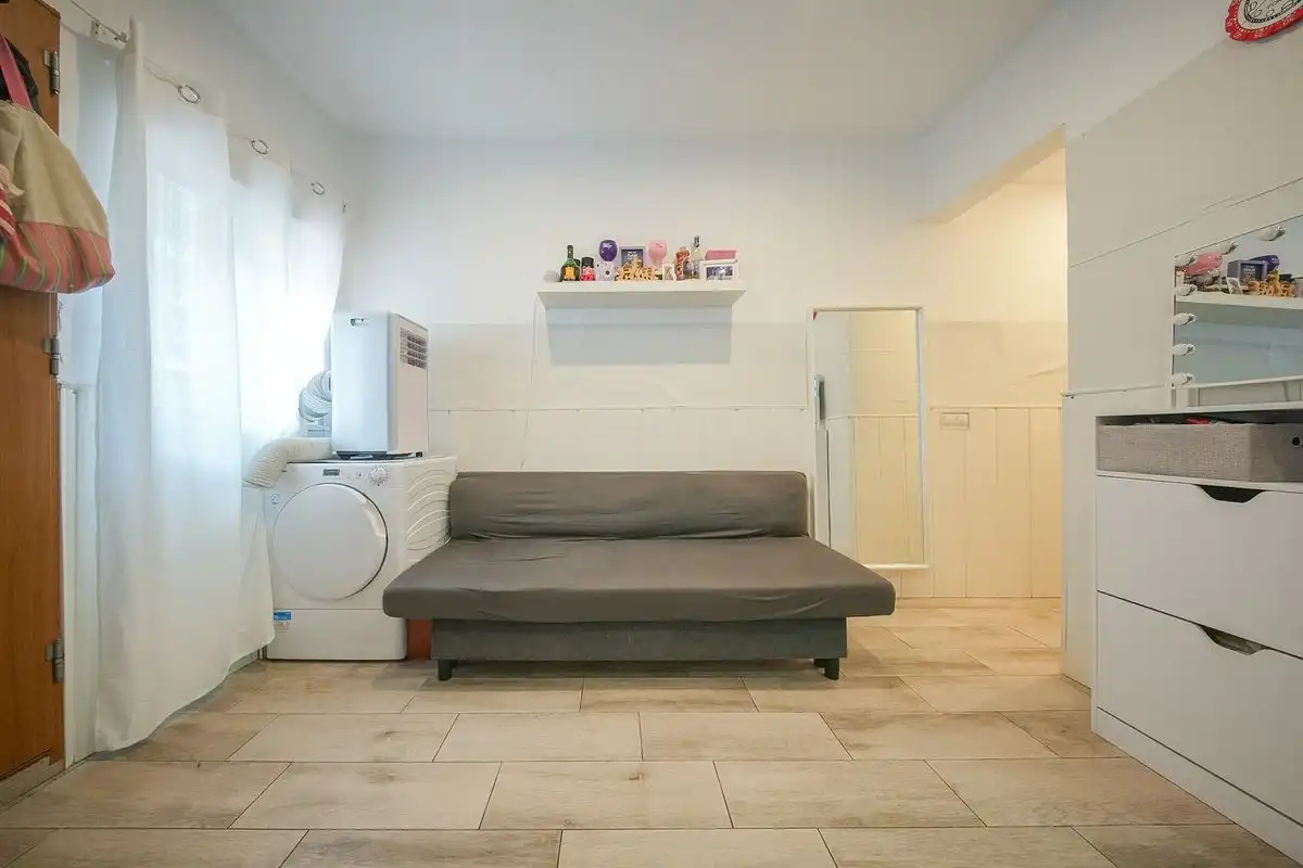 Sala d'estar de Planta baixa en venda en Madrid amb Calefacció