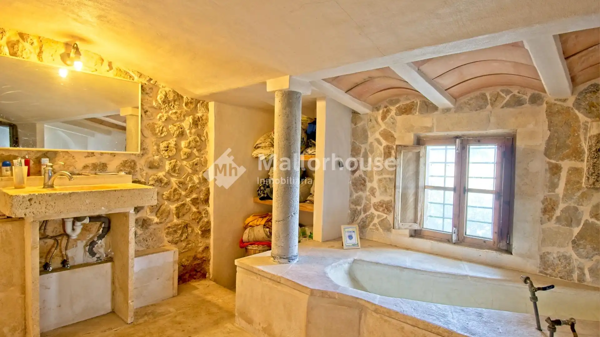 Bathroom of Country homes for sale in Ariany  with Air Conditioner, Private garden and Terrace