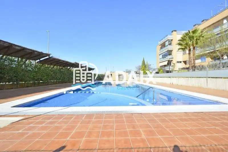 Piscina de Ático en venta en Cáceres con Aire acondicionado, Calefacción y Terraza