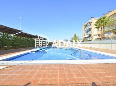 Penthouse with pool for sale in Calle Coronel Aureliano Buendía