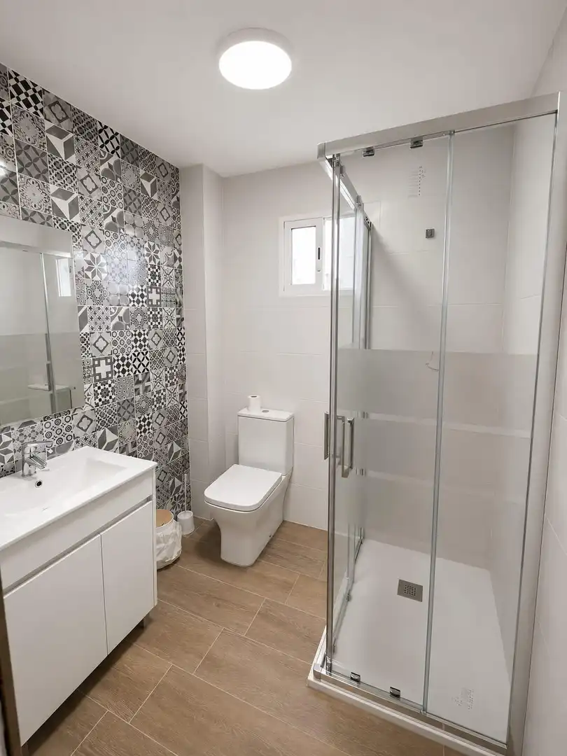 Bathroom of Apartments for rent in Almería