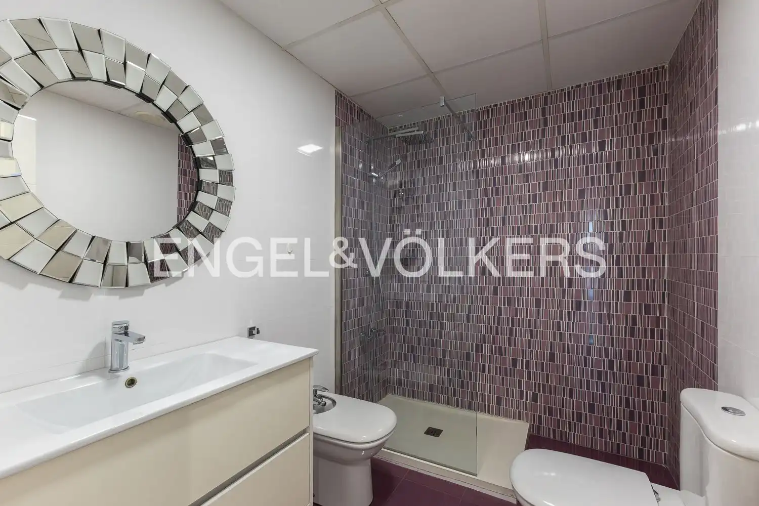 Bathroom of Flat for rent in Torrent  with Air Conditioner, Heating and Parquet flooring