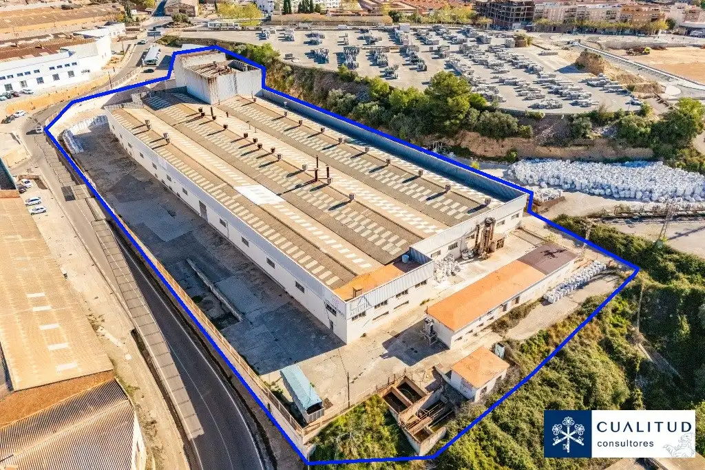 Außenansicht von Fabrikhallen zur Miete in L'Alcora