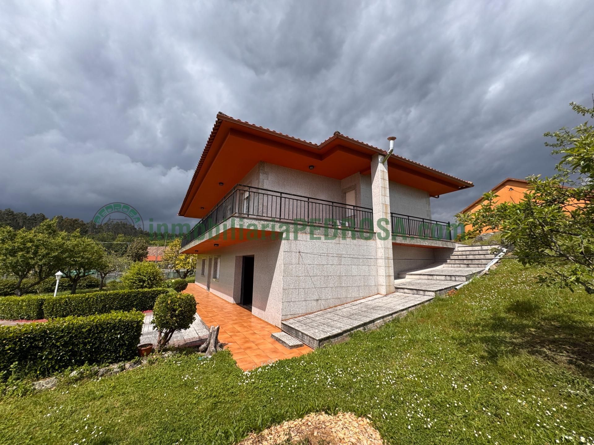 Exterior view of Country house for sale in Pontevedra Capital   with Heating, Private garden and Terrace