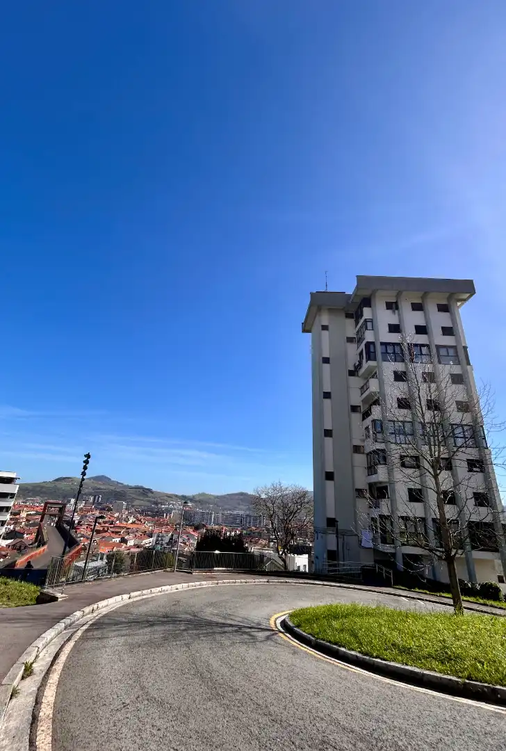 Vista exterior de Apartamento en venta en Zarautz con Terraza, Amueblado y Horno