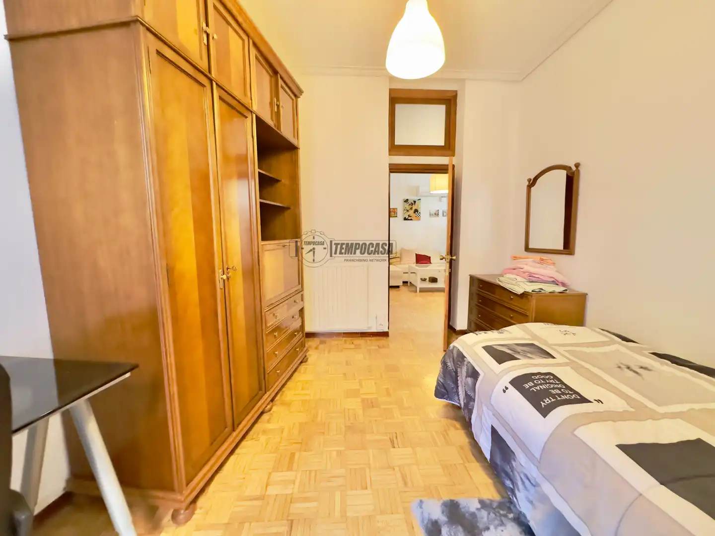 Bedroom of Flat for sale in Madrid  with Air Conditioner, Heating and Furnished