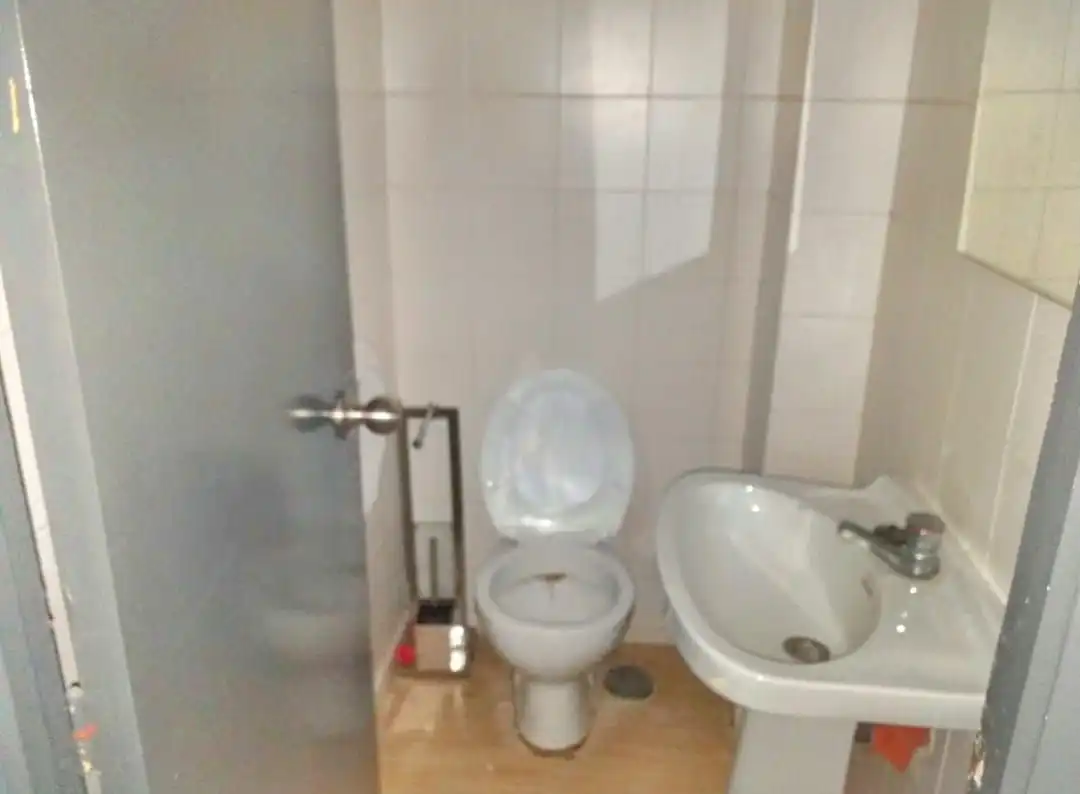 Bany de Local en venda en Sant Feliu de Llobregat