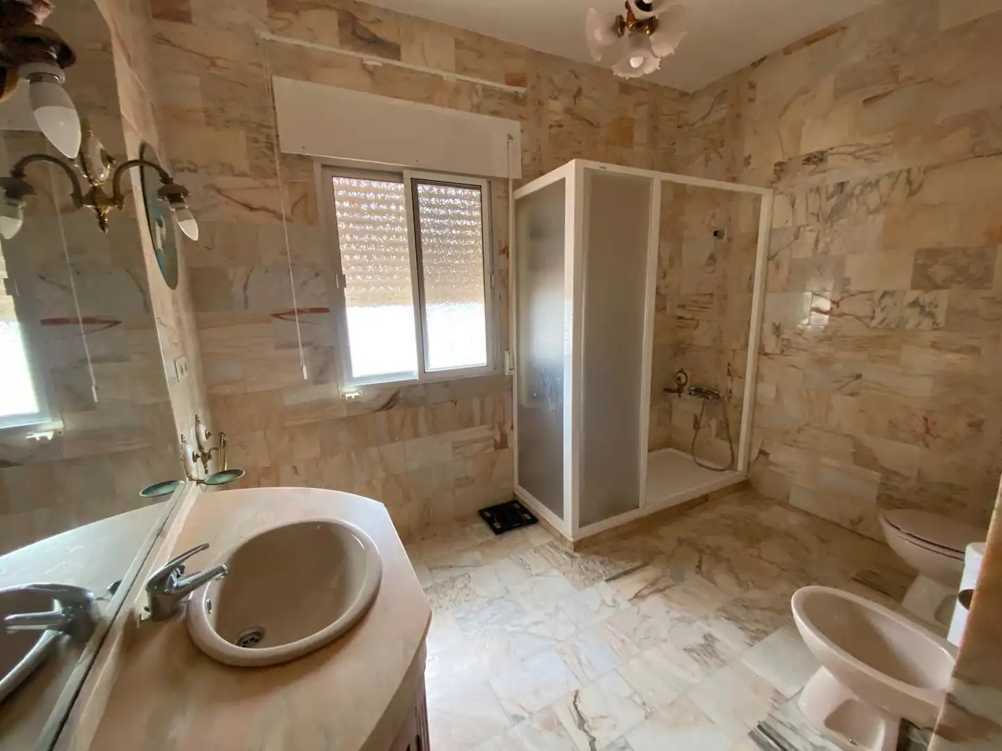 Bathroom of Houses for sale in Algeciras