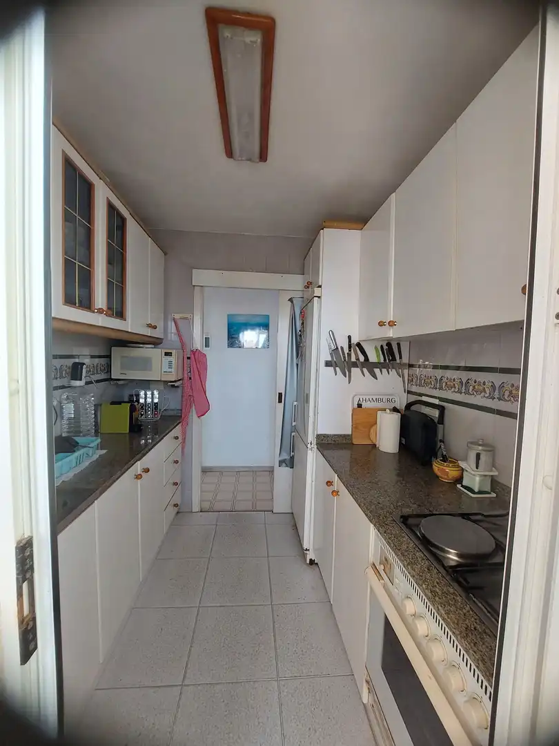 Cocina de Apartamento de alquiler en La Manga del Mar Menor con Terraza, Amueblado y Horno
