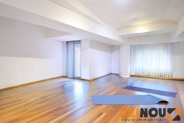 Local comercial en Venta en Carrer Creu Coberta en Hostafrancs