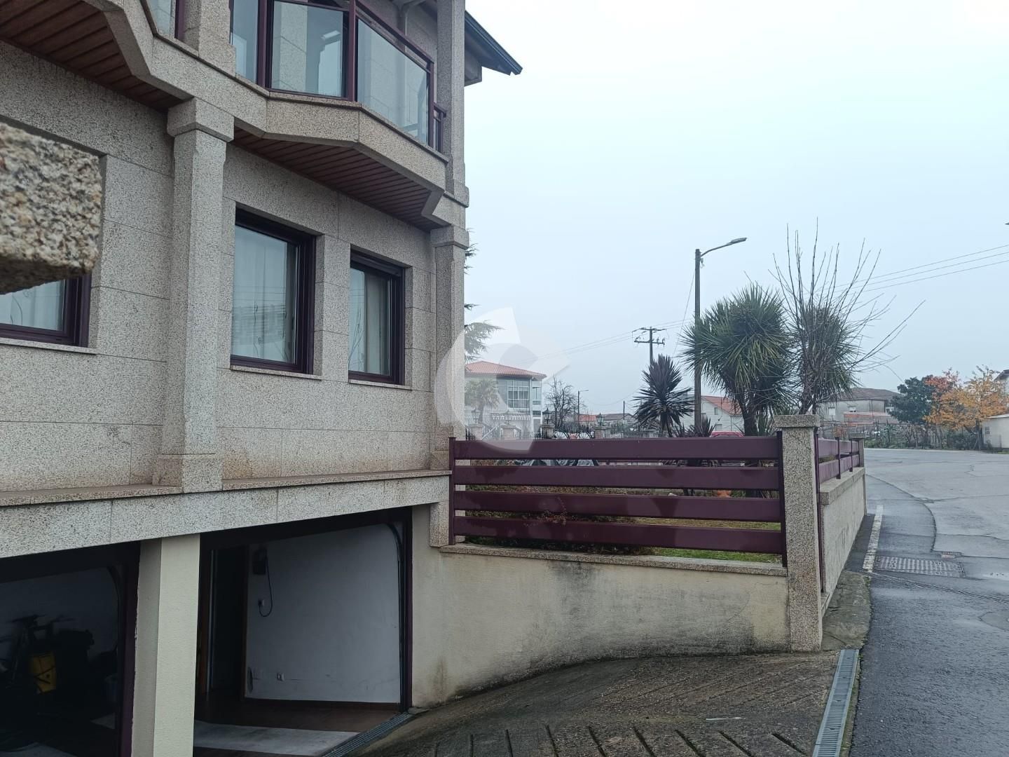 Vista exterior de Casa adosada en venda en San Cibrao das Viñas