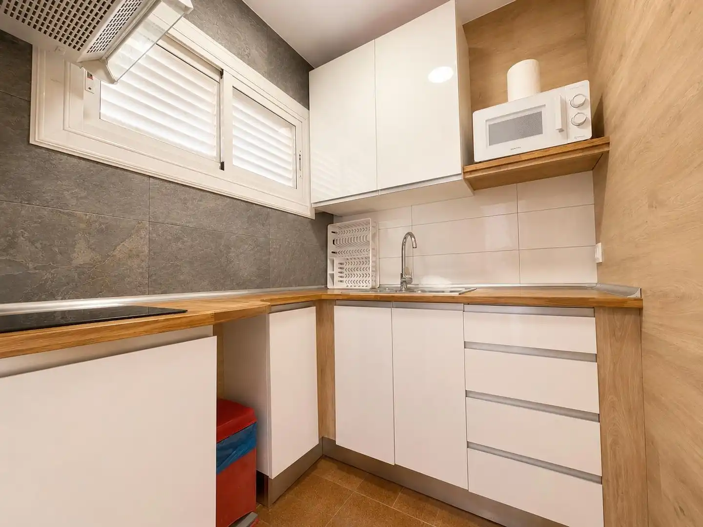 Küche von Wohnung zum Verkauf in Salou mit Klimaanlage, Terrasse und Möbliert