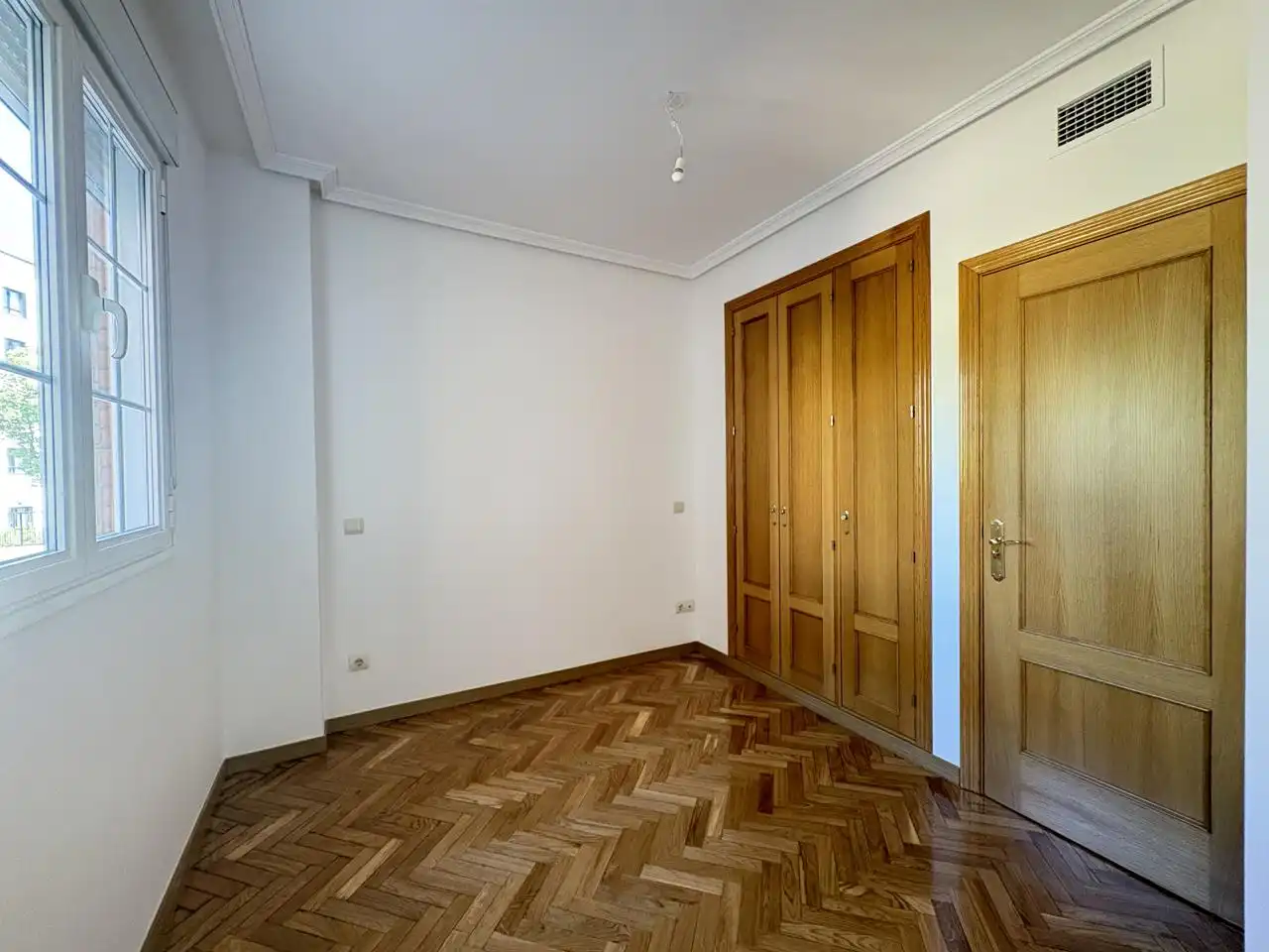 Estudi de lloguer a Calle del Peso Hispano, PAU de Carabanchel
