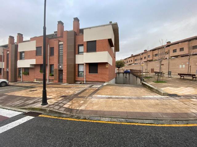 Garaje en Venta en Valle de Elorz / Elortzibar