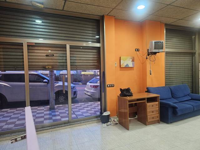 Local comercial en Venta en Avenida Avinguda Francesc Macià en Nucli Urbà