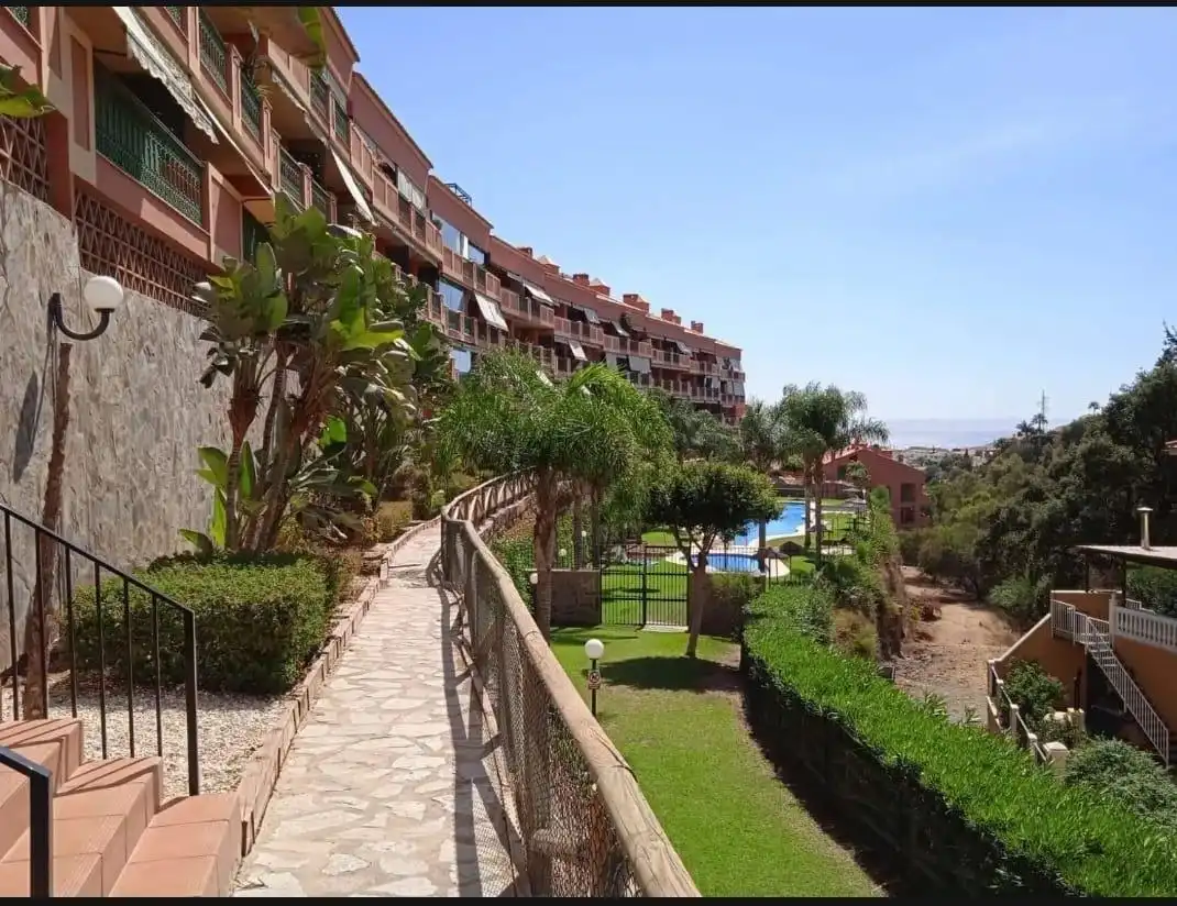 Vista exterior de Dúplex en venta en Fuengirola con Terraza, Trastero y Piscina comunitaria