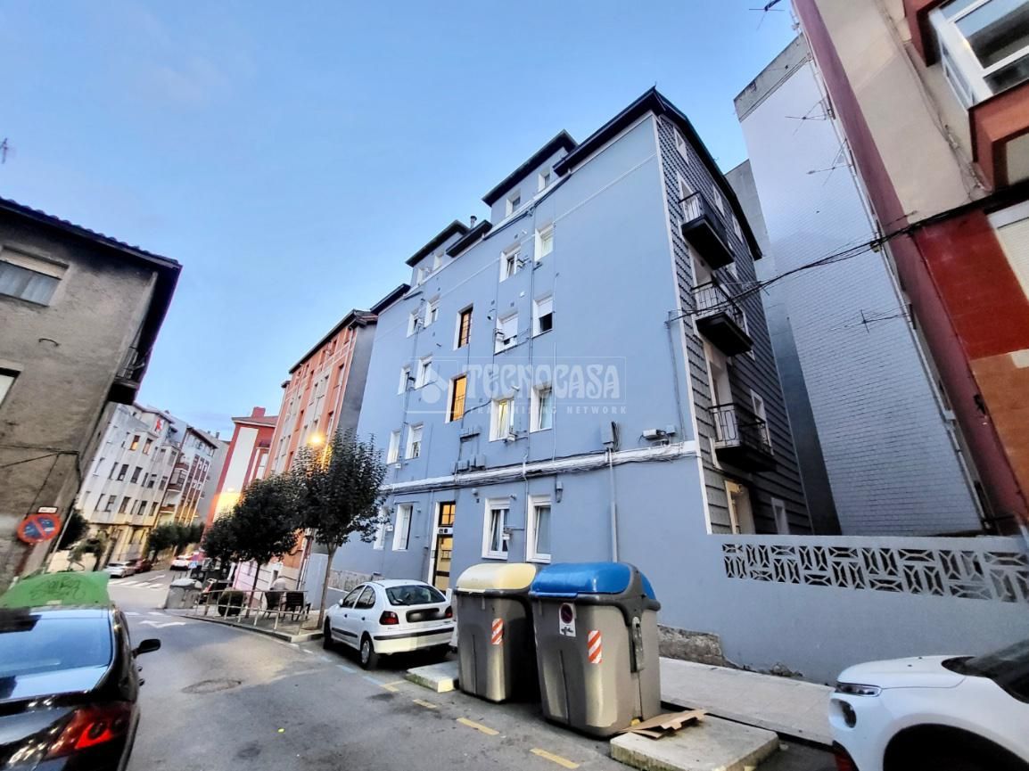 Vista exterior de Pis en venda en Santander