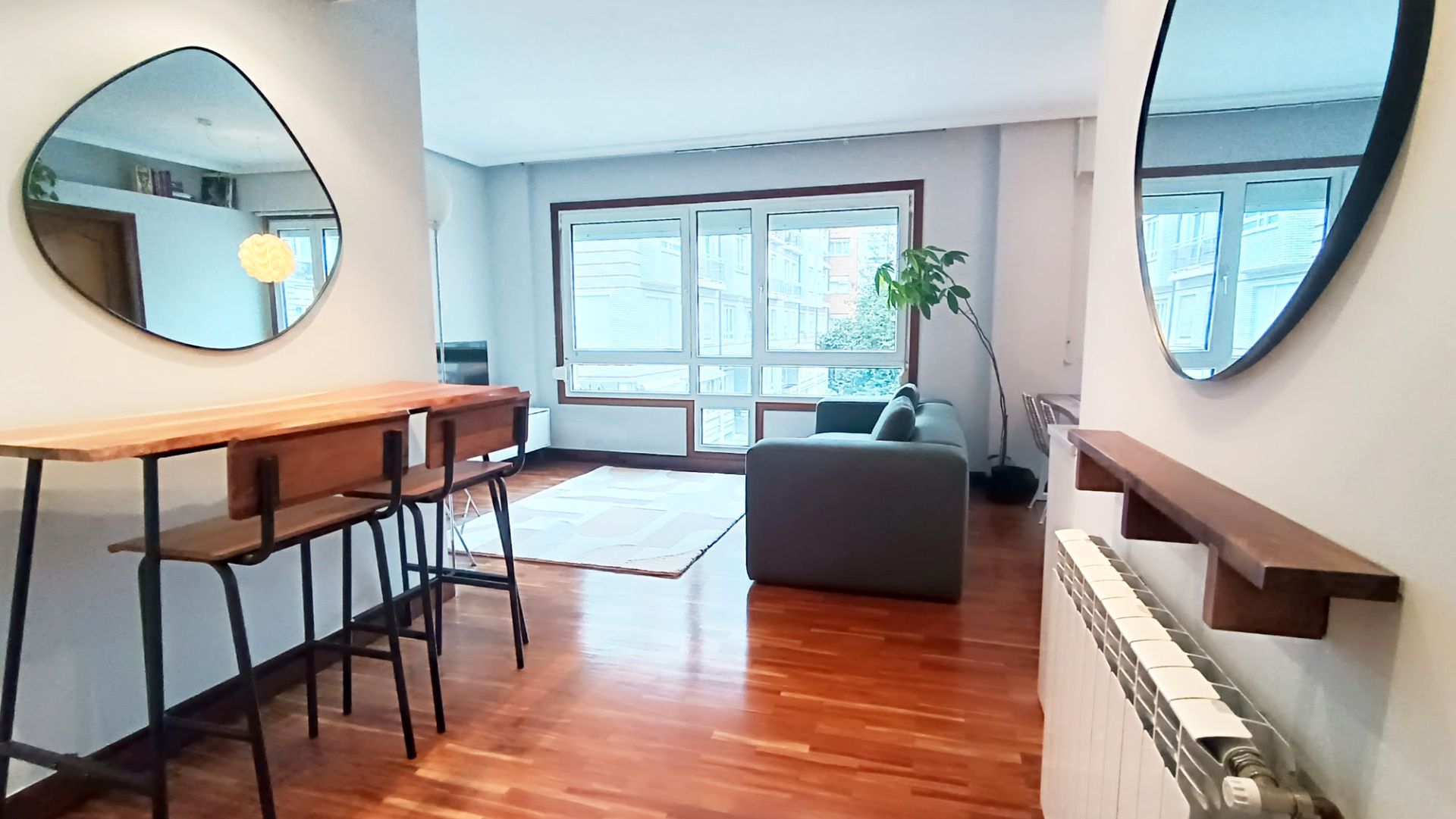 Living room of Flat for sale in Donostia - San Sebastián   with Heating, Parquet flooring and Furnished