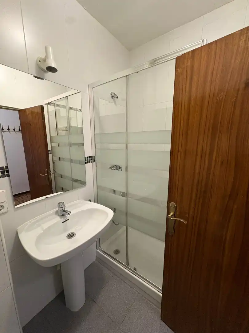 Baño de Piso en venta en Madrid con Calefacción, Jardín privado y Parquet