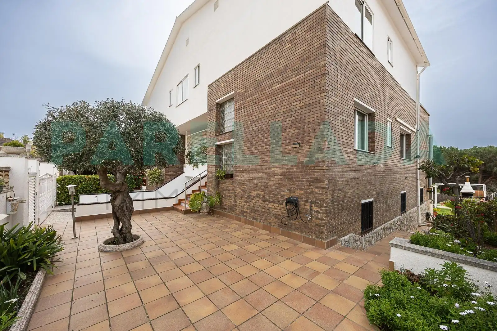 Vista exterior de Casa o chalet en venta en Badalona con Aire acondicionado, Calefacción y Jardín privado